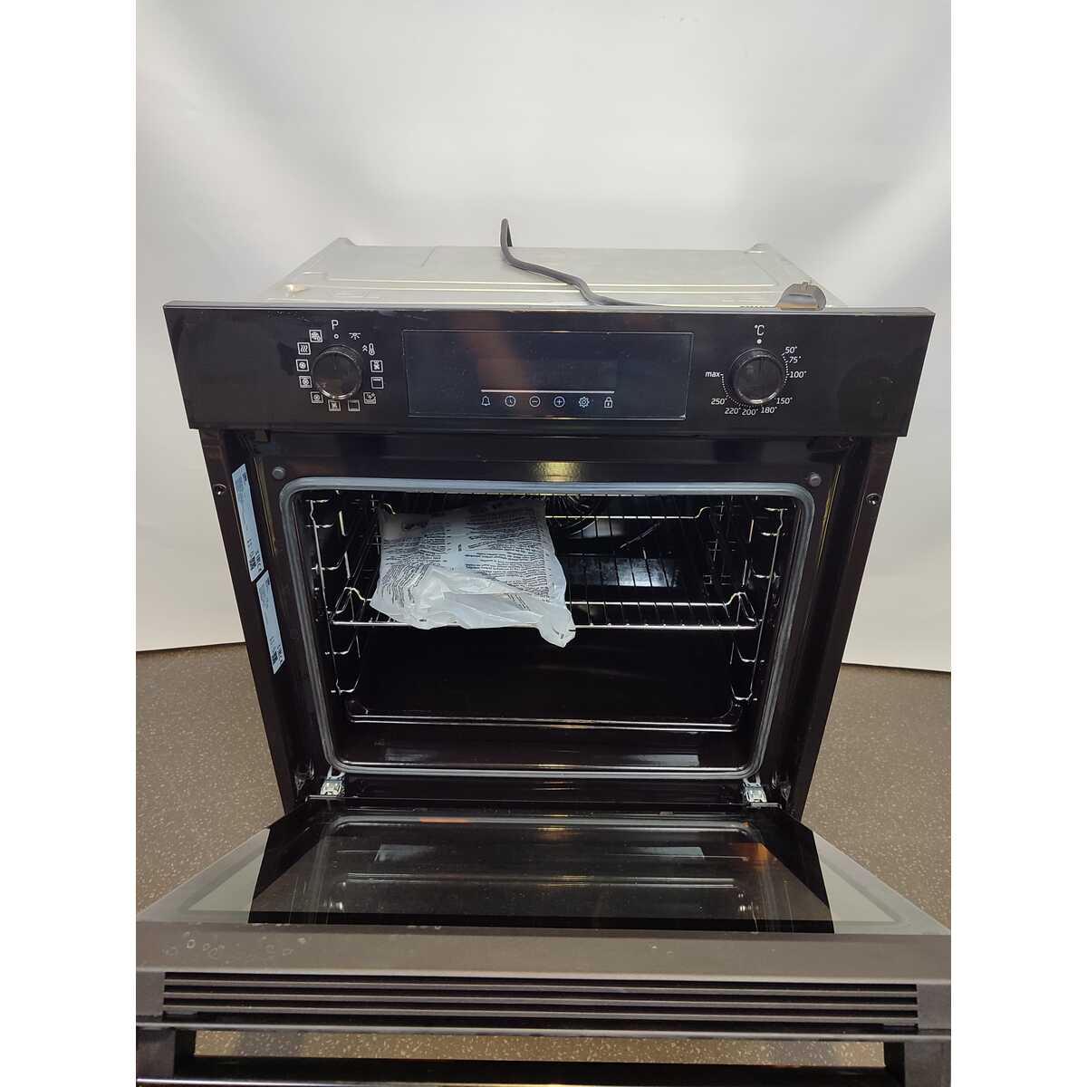 Духовой шкаф Beko BBIM13301B, черный