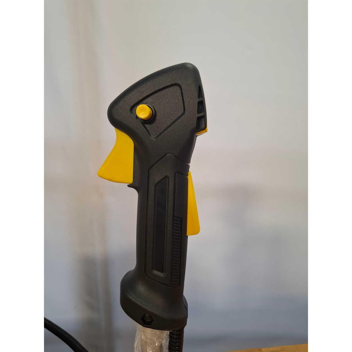 Триммер бензиновый Champion T463S-2 (2-коробки) (Цвет: Yellow)