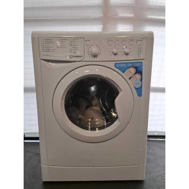 Стиральная машина Indesit IWSC 6105, белый Стиральная машина Indesit IWSC 6105, белый