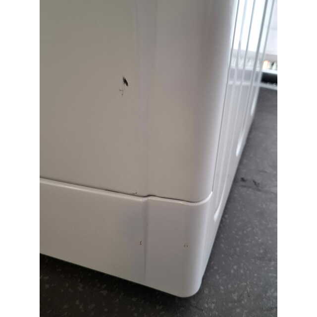 Стиральная машина Indesit IWSC 6105, белый Стиральная машина Indesit IWSC 6105, белый