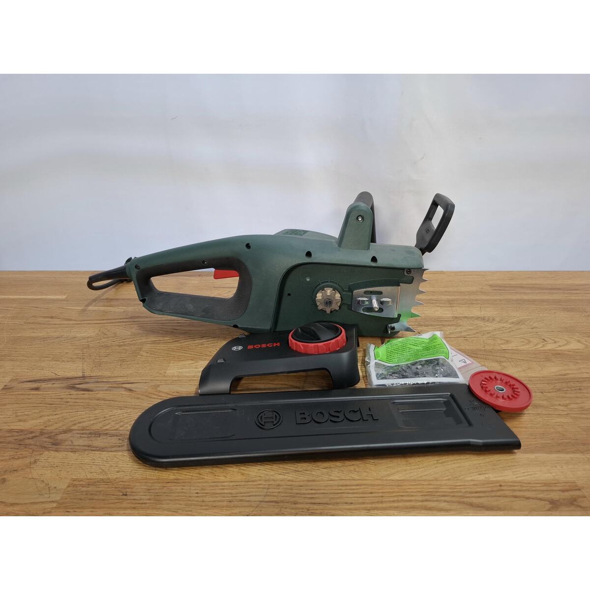 Электрическая цепная пила Bosch UniversalChain 35 (Цвет: Green)