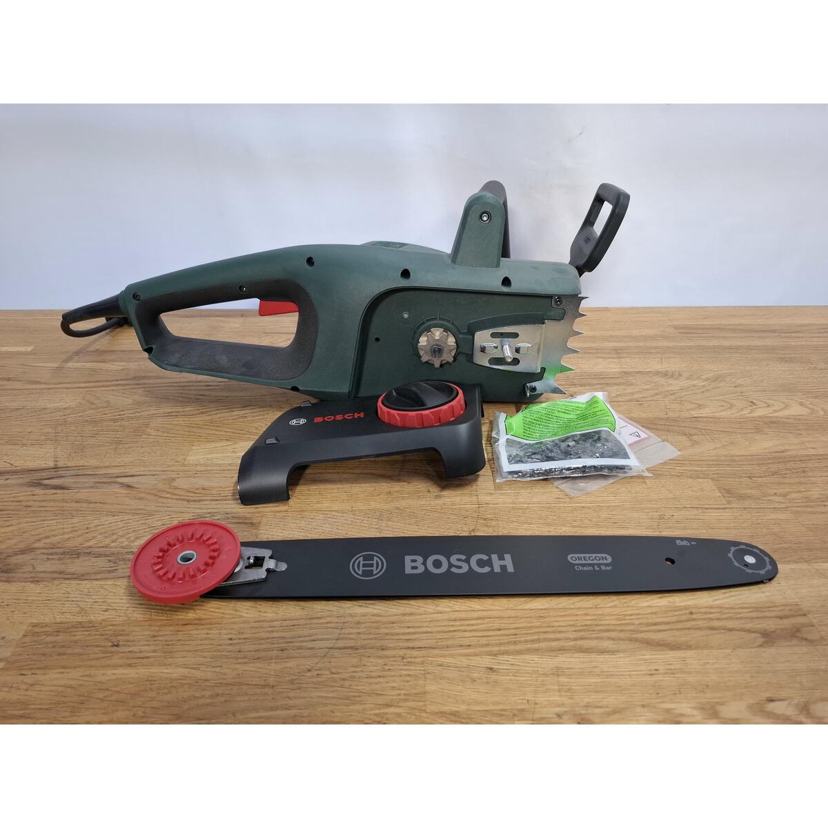 Электрическая цепная пила Bosch UniversalChain 35 (Цвет: Green)