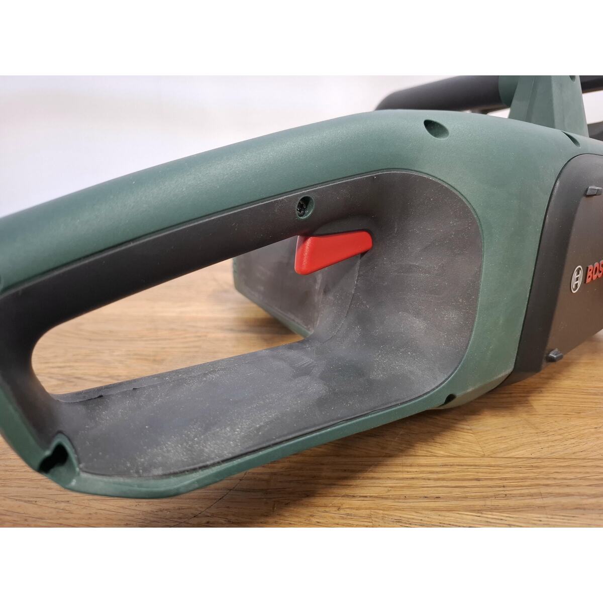 Электрическая цепная пила Bosch UniversalChain 35 (Цвет: Green)