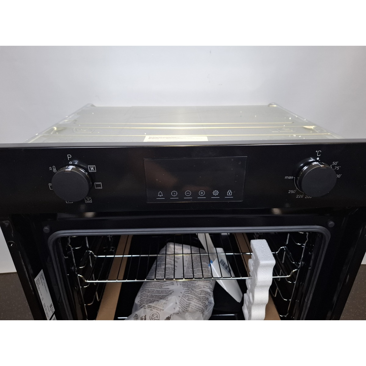 Духовой шкаф Indesit IFE 3644 BL, черный