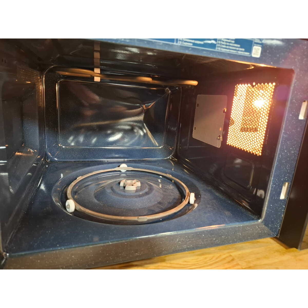 Микроволновая печь Samsung MG30T5018AK/BW, черный