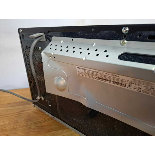 Микроволновая печь Samsung MG30T5018AK / BW, черный Микроволновая печь Samsung MG30T5018AK / BW, черный