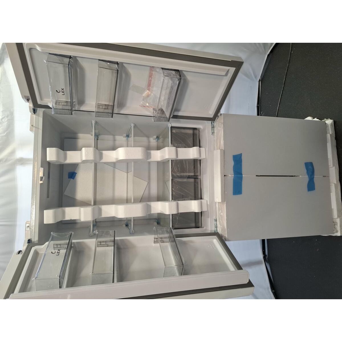 Холодильник LEX LCD485WGID, белый