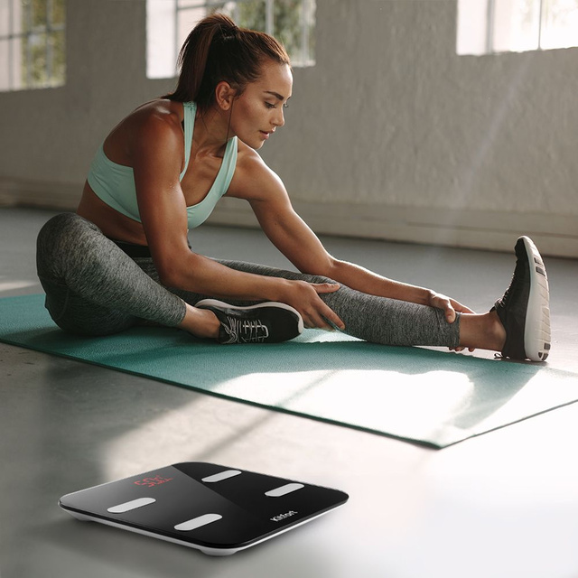 Весы напольные электронные Kitfort KT-806 (Цвет: Black) Весы напольные электронные Kitfort KT-806 (Цвет: Black)