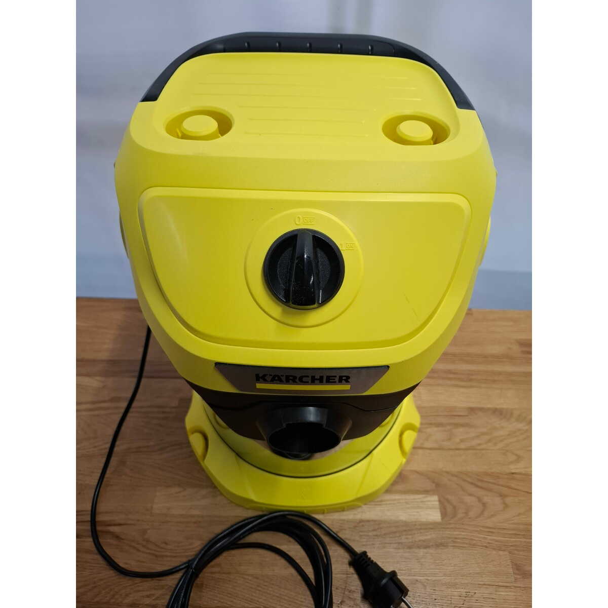 Строительный пылесос Karcher WD 3 S V-17/4/20 (Цвет: Yellow)