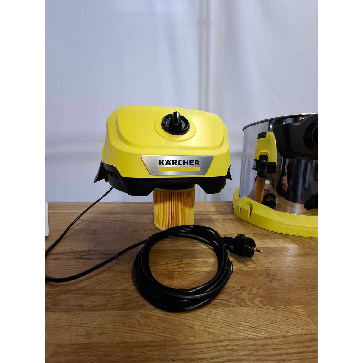 Строительный пылесос Karcher WD 3 S V-17/4/20 (Цвет: Yellow)