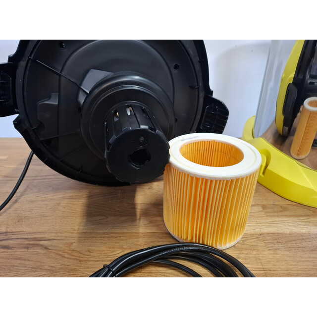 Строительный пылесос Karcher WD 3 S V-17 / 4 / 20 (Цвет: Yellow)