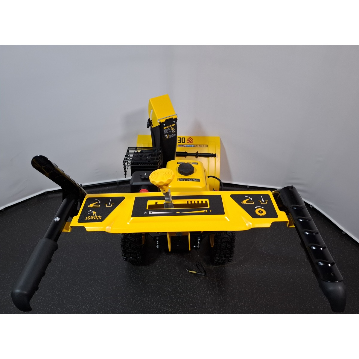 Снегоуборщик бензиновый Denzel SB 560 LP (Цвет: Yellow / Black)