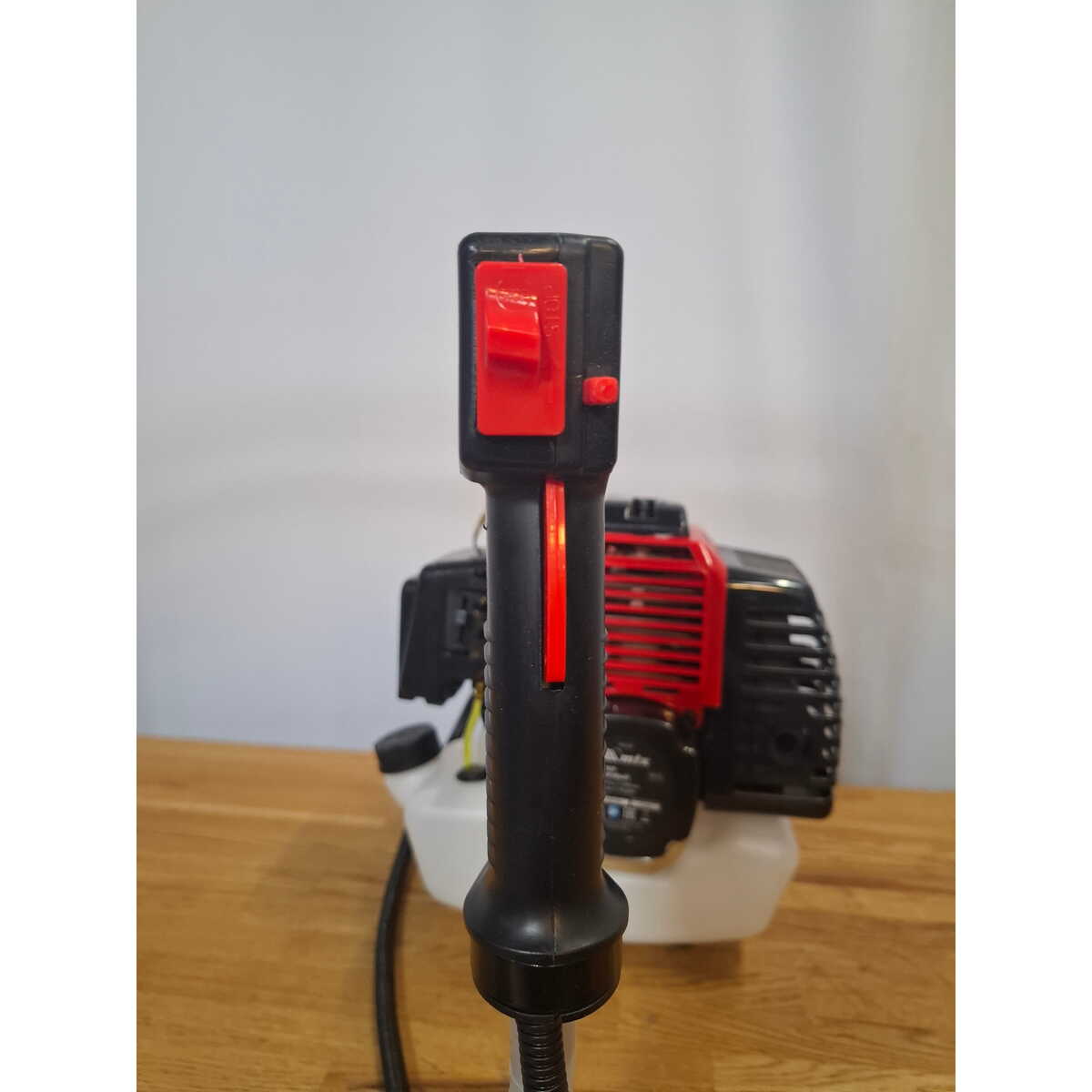 Триммер бензиновый MTX MT-52 (2-коробки) (Цвет: Red / Black)