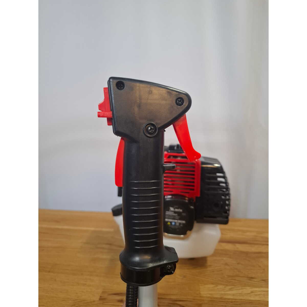 Триммер бензиновый MTX MT-52 (2-коробки) (Цвет: Red / Black)