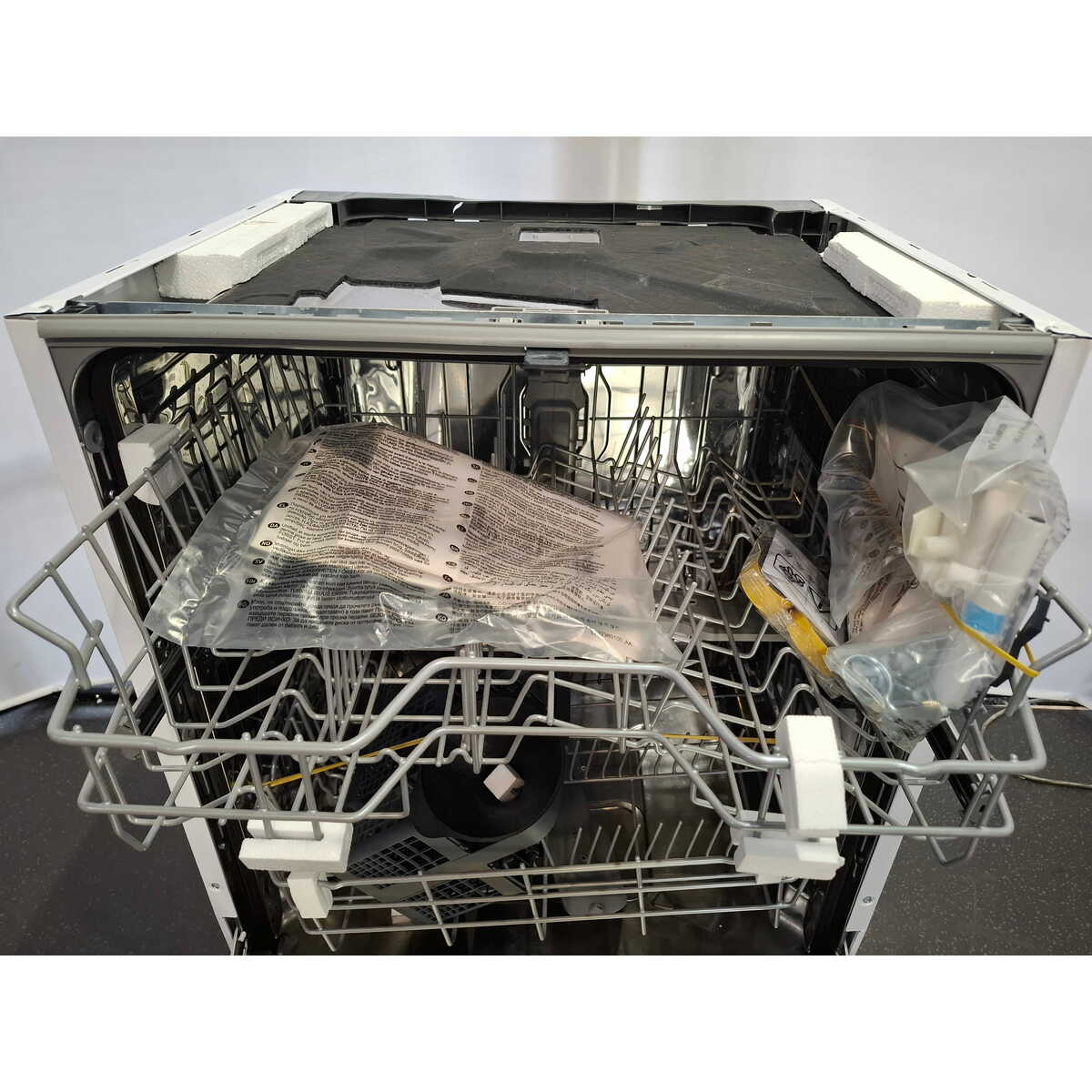 Посудомоечная машина Beko BDIN15320, белый