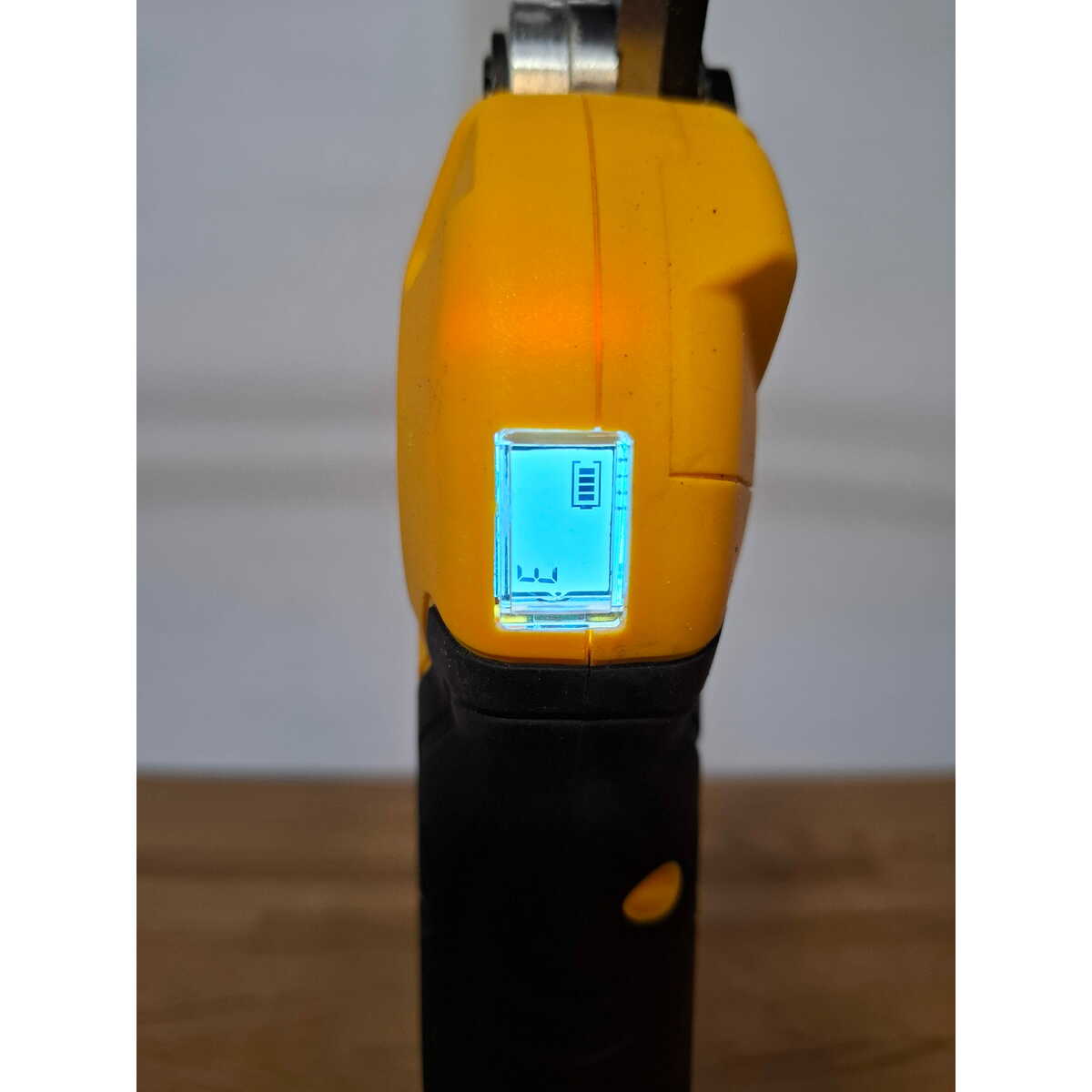 Секатор аккумуляторный DENZEL CP-30BL (Цвет: Orange / Black)