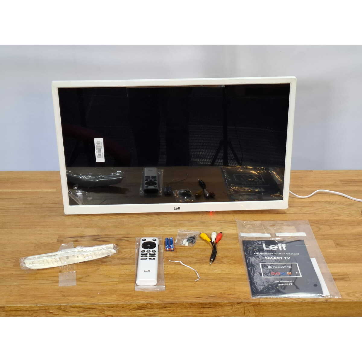 Телевизор Leff 24" 24H691T, белый
