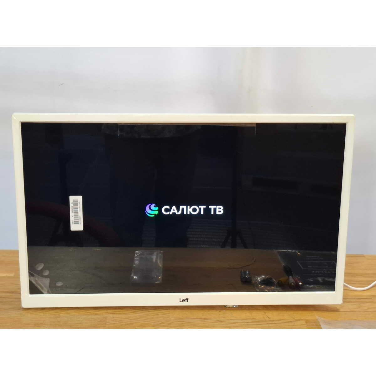Телевизор Leff 24" 24H691T, белый