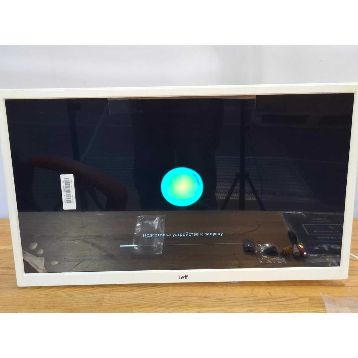 Телевизор Leff 24" 24H691T, белый