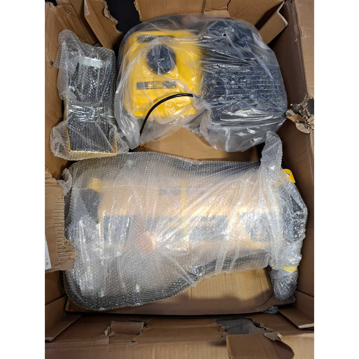 Снегоуборщик бензиновый Denzel SB 560 LP (Цвет: Yellow / Black)