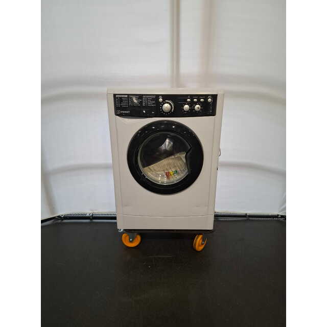 Стиральная машина Indesit EWUD 4105 BK CIS, белый Стиральная машина Indesit EWUD 4105 BK CIS, белый