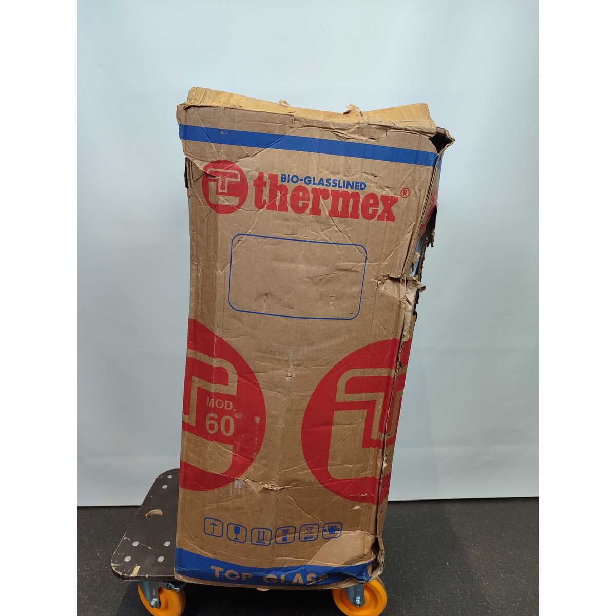 Водонагреватель Thermex TitaniumHeat 60 V Slim, белый