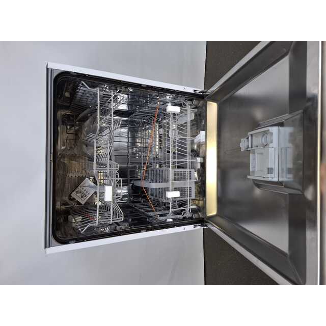 Посудомоечная машина Indesit DI 3C49 B, белый Посудомоечная машина Indesit DI 3C49 B, белый