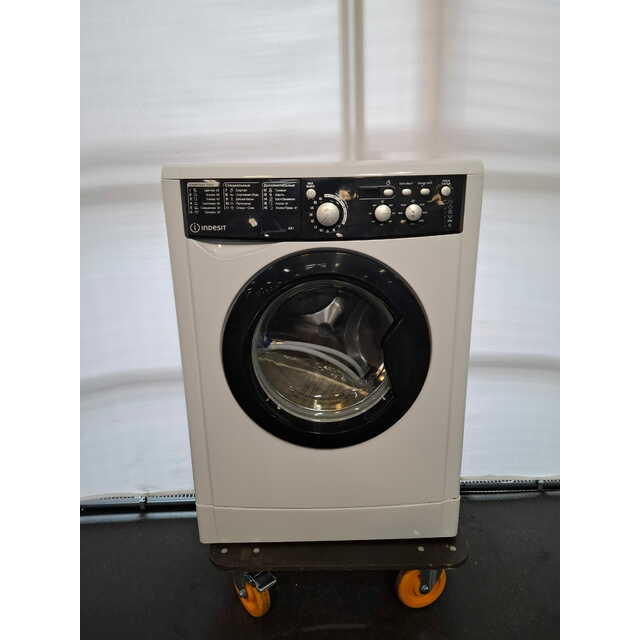 Стиральная машина Indesit EWUD 4105 BK CIS, белый Стиральная машина Indesit EWUD 4105 BK CIS, белый