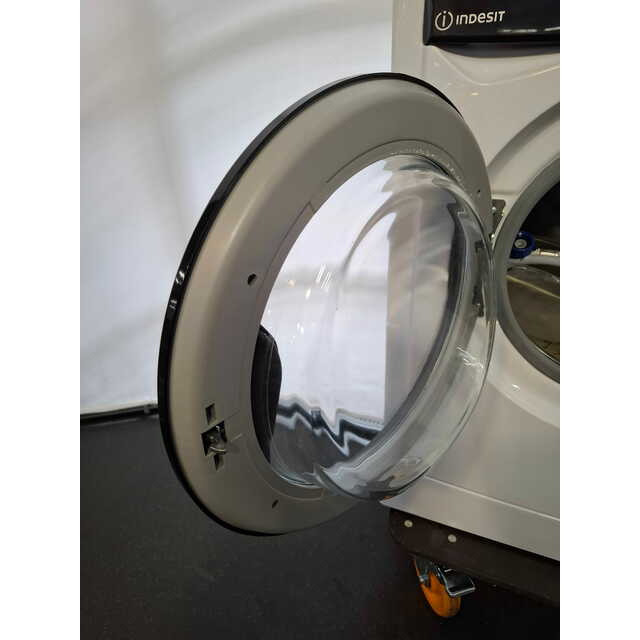 Стиральная машина Indesit EWUD 4105 BK CIS, белый Стиральная машина Indesit EWUD 4105 BK CIS, белый