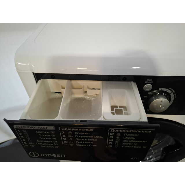 Стиральная машина Indesit EWUD 4105 BK CIS, белый Стиральная машина Indesit EWUD 4105 BK CIS, белый