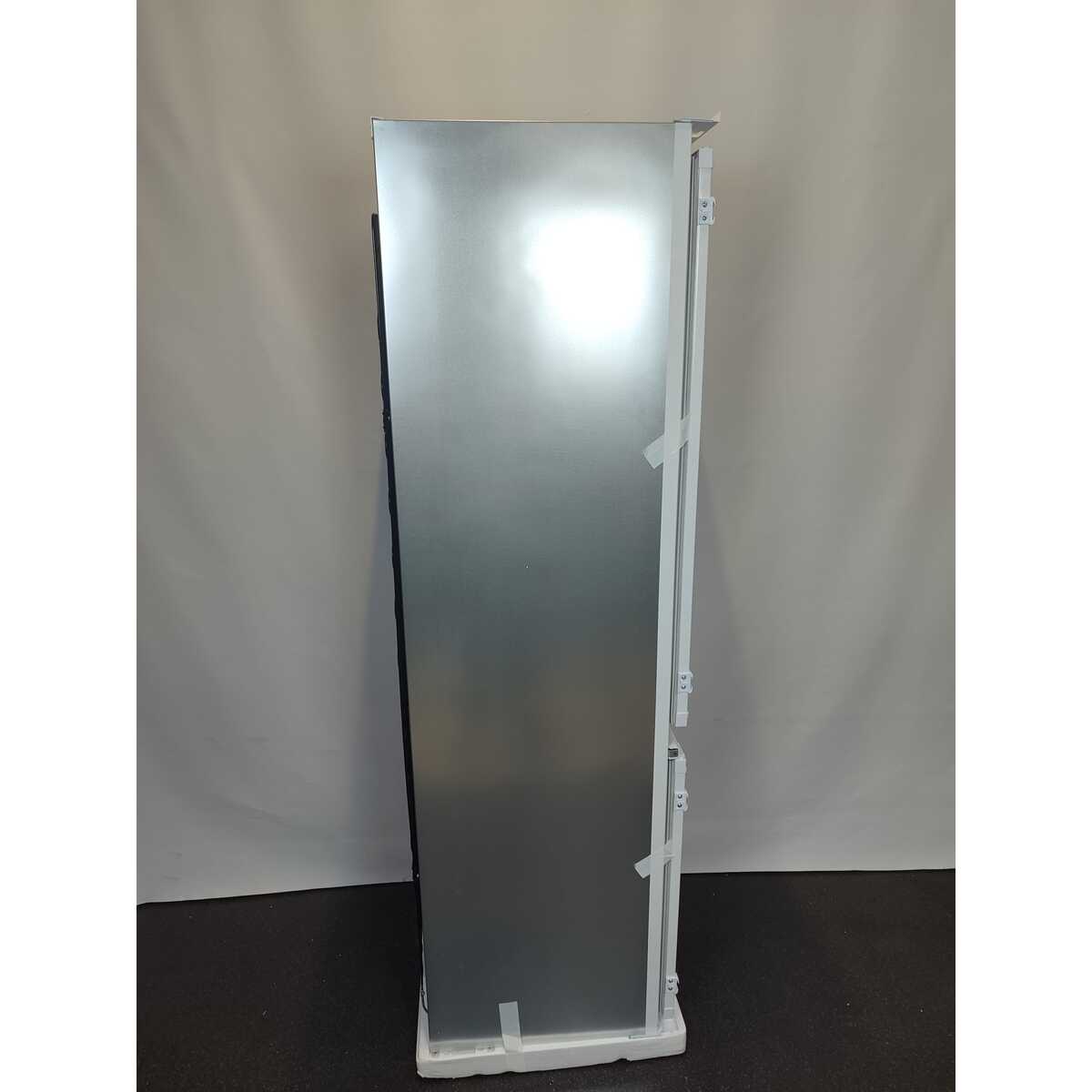 Холодильник Grundig GKIN25720, белый