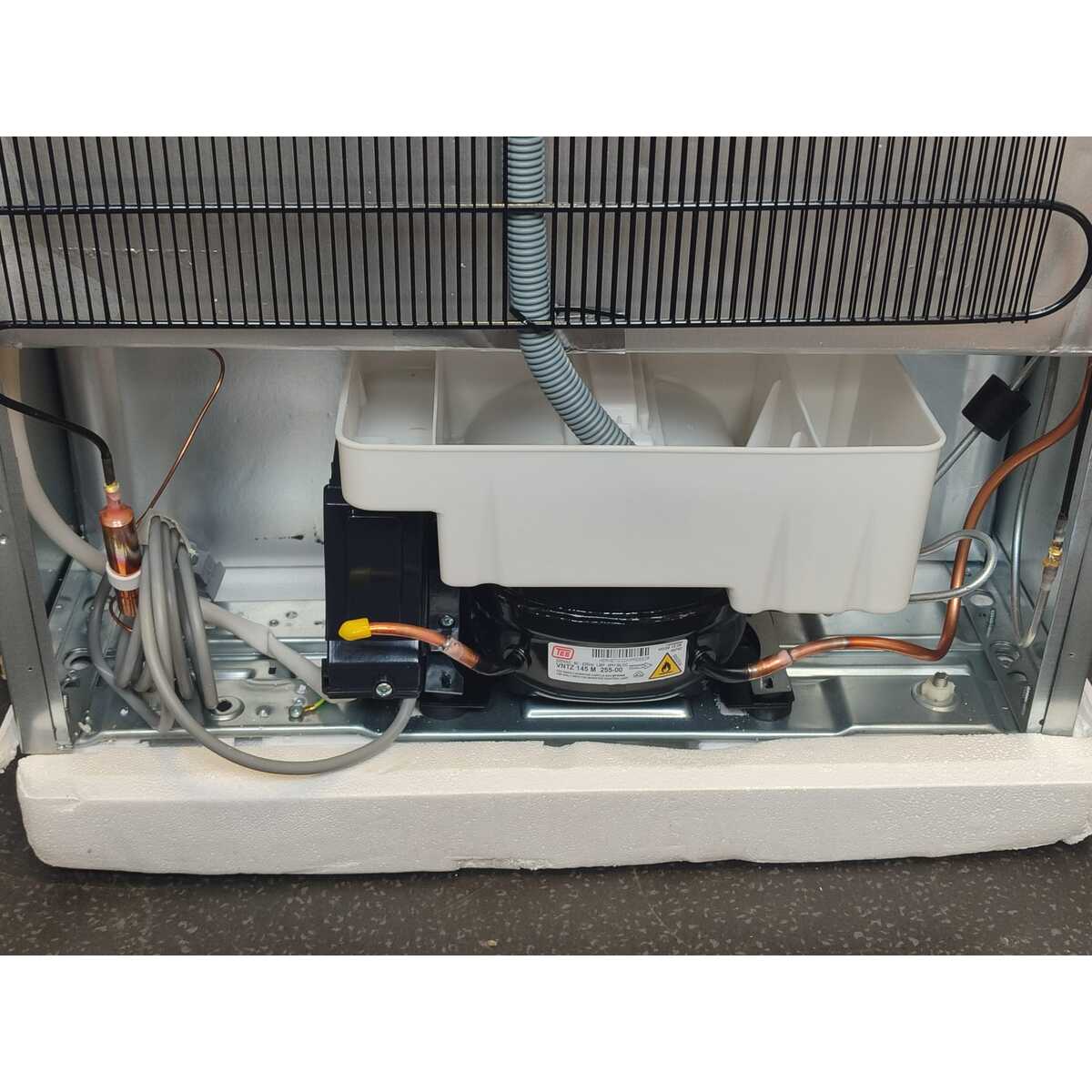 Холодильник Grundig GKIN25720, белый