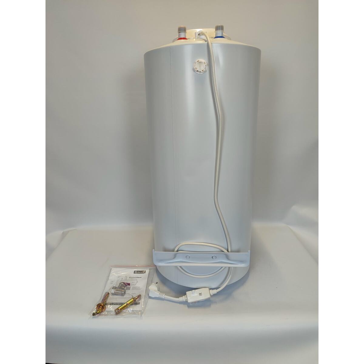 Водонагреватель Thermex TitaniumHeat 60 V Slim, белый