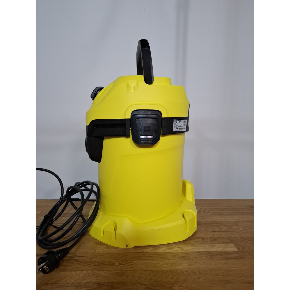 Строительный пылесос Karcher WD 3 P V-17 / 4 / 20 Workshop (Цвет: Yellow)
