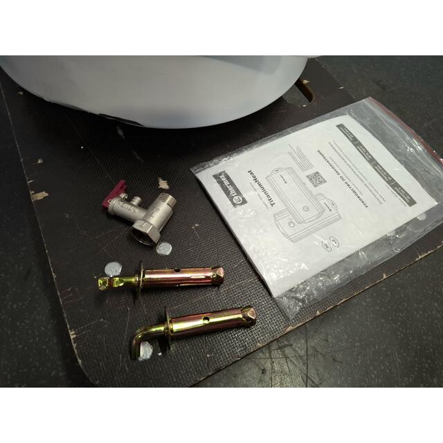 Водонагреватель Thermex TitaniumHeat 70 V Slim, белый