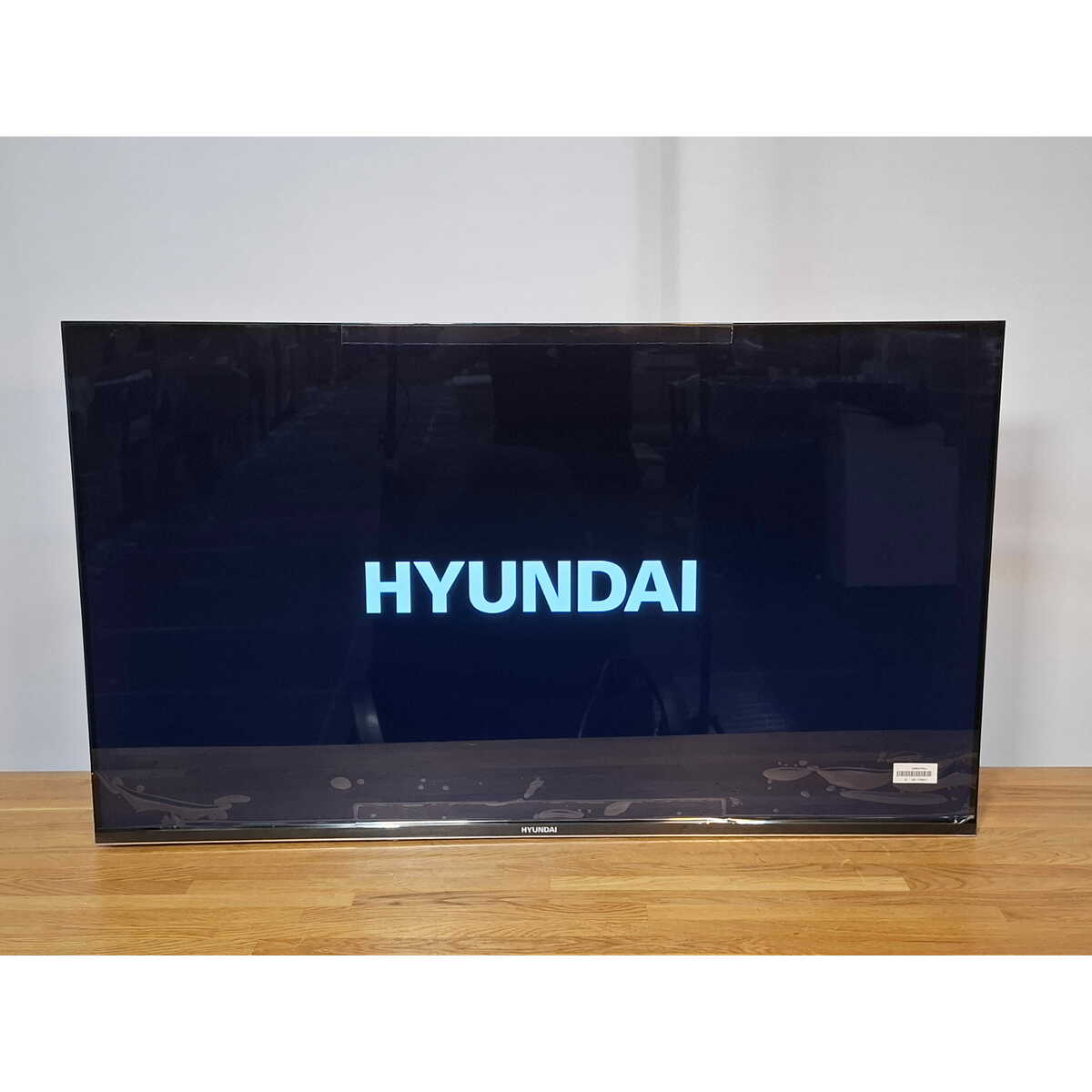 Телевизор Hyundai 43" H-LED43BU7011, черный