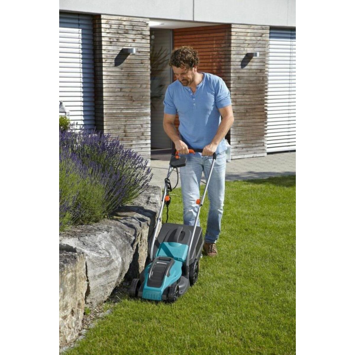 Газонокосилка роторная Gardena PowerMax 1100 / 32 (Цвет: Blue)