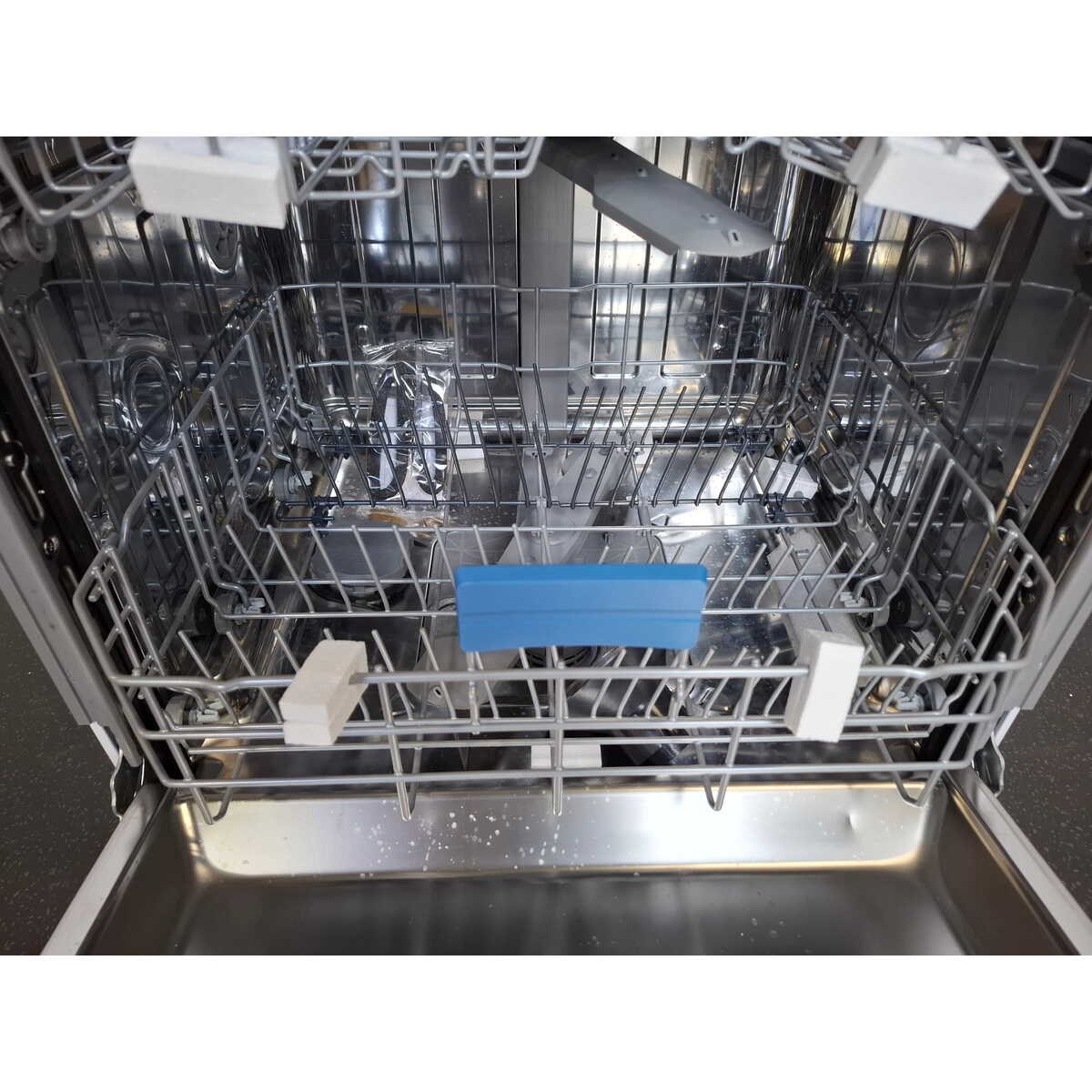 Посудомоечная машина Beko BDIN15532 (Цвет: Inox)