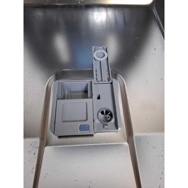 Посудомоечная машина Beko BDIN15532 (Цвет: Inox) Посудомоечная машина Beko BDIN15532 (Цвет: Inox)
