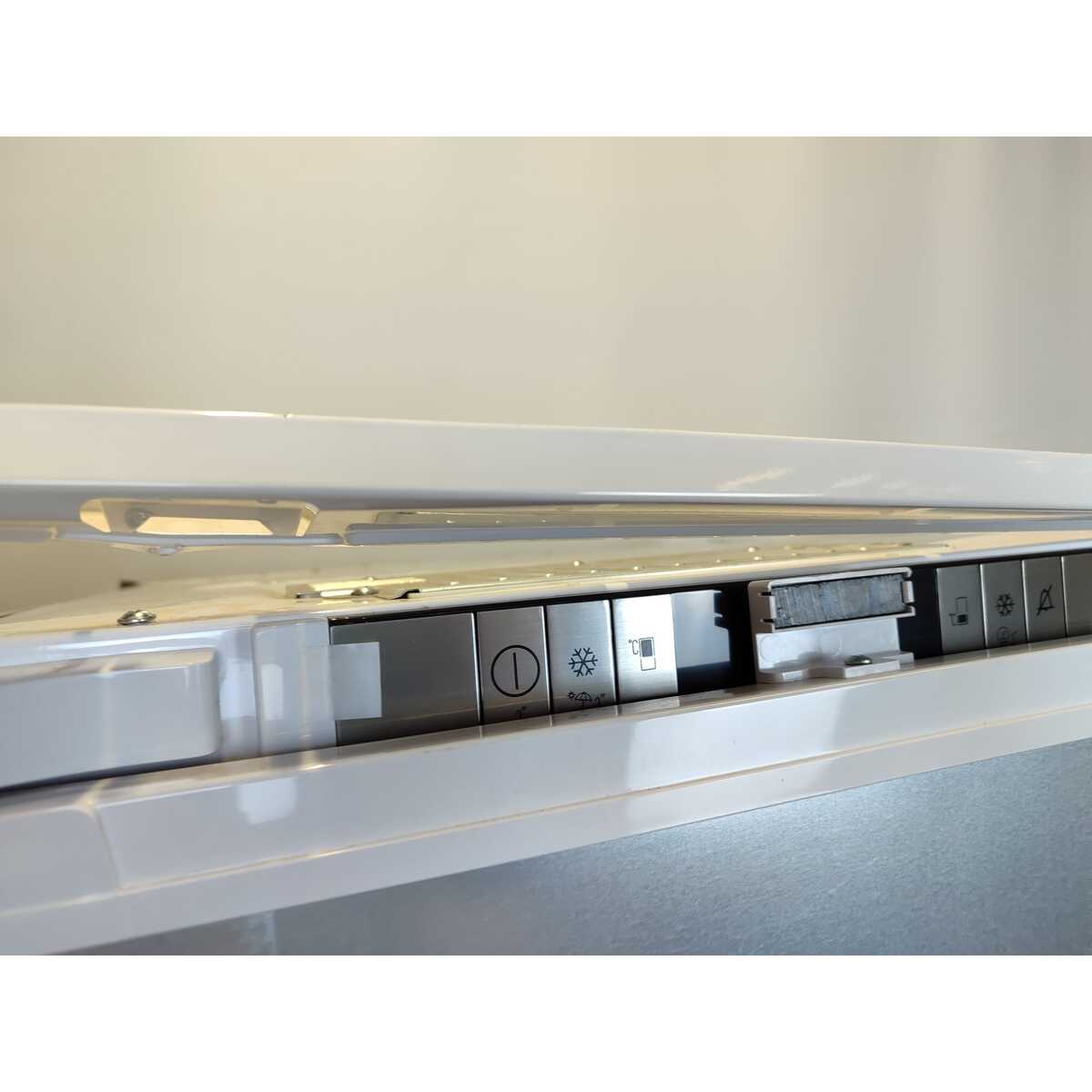 Холодильник Grundig GKIN25720, белый
