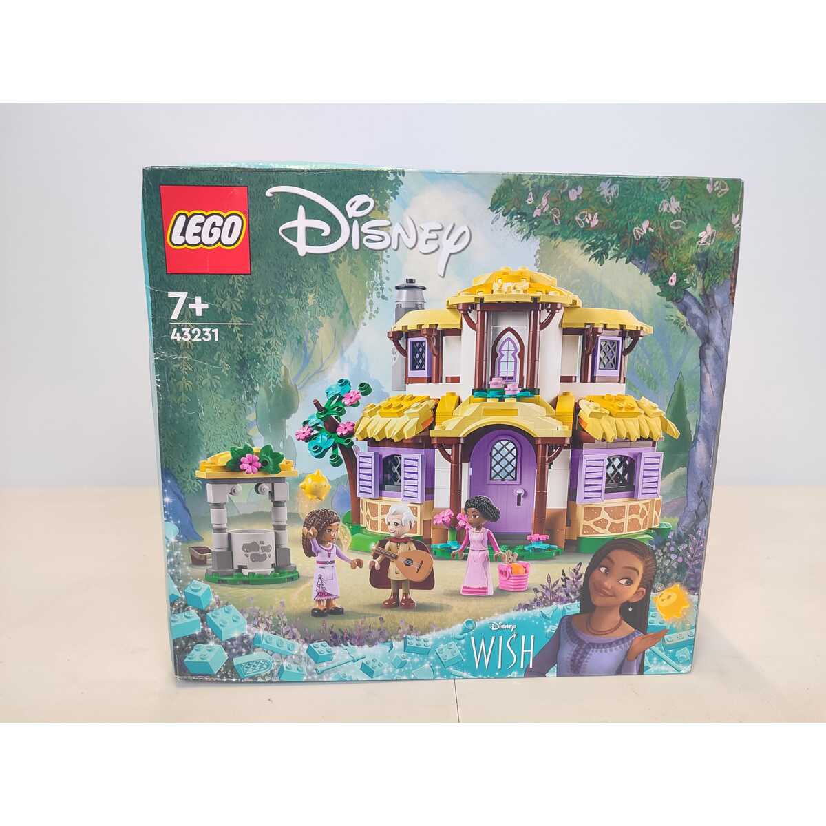 Конструктор LEGO Disney Princess Ashas Cottage 43231