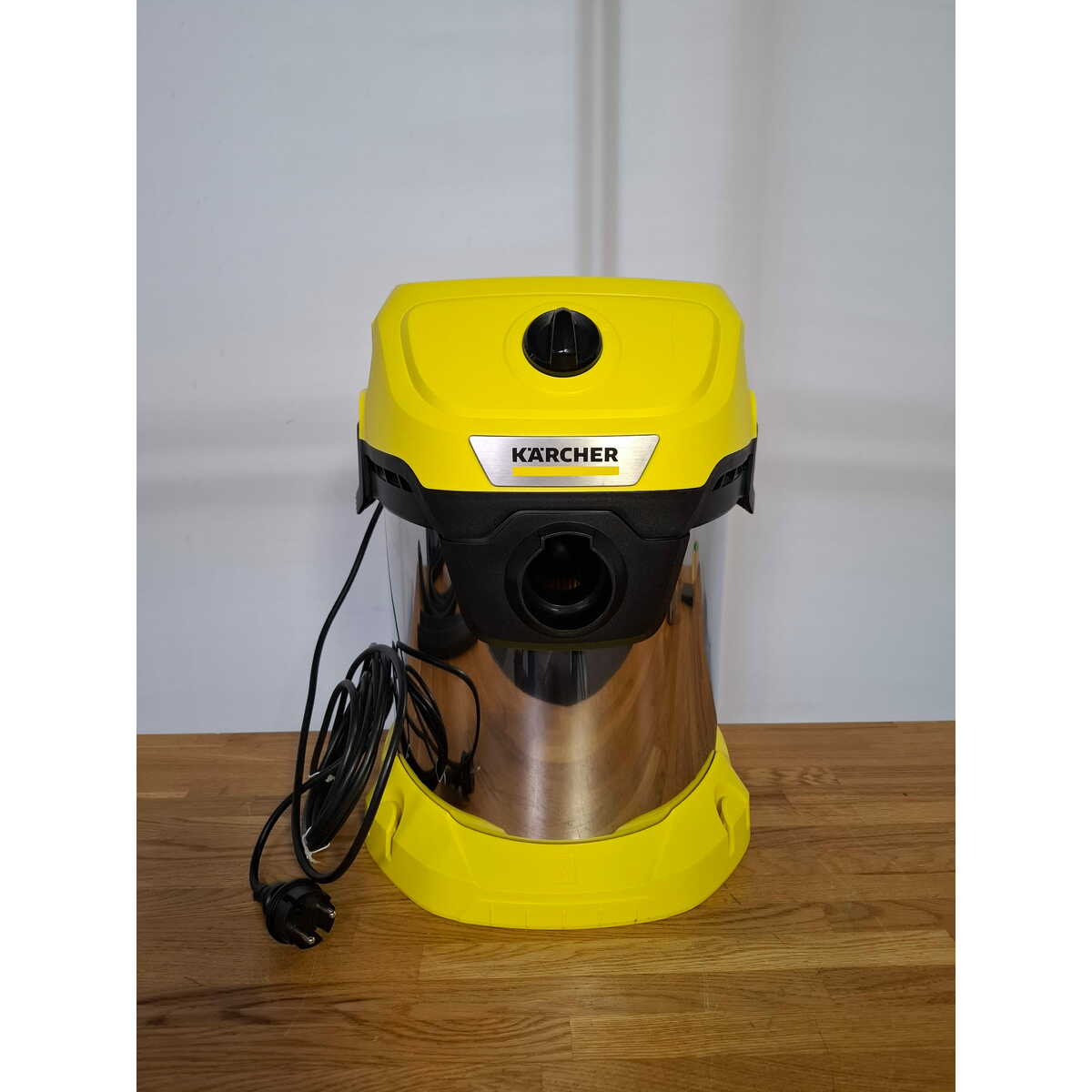 Строительный пылесос Karcher WD 3 S V-17/4/20 (Цвет: Yellow)