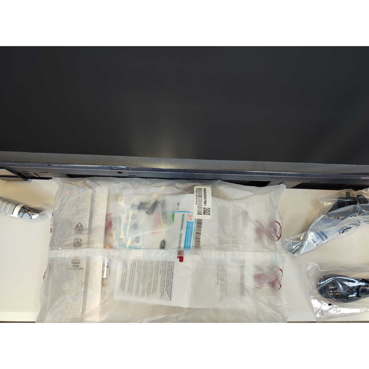 Телевизор LG 55" 55NU900B6LA.ARUG, черный 