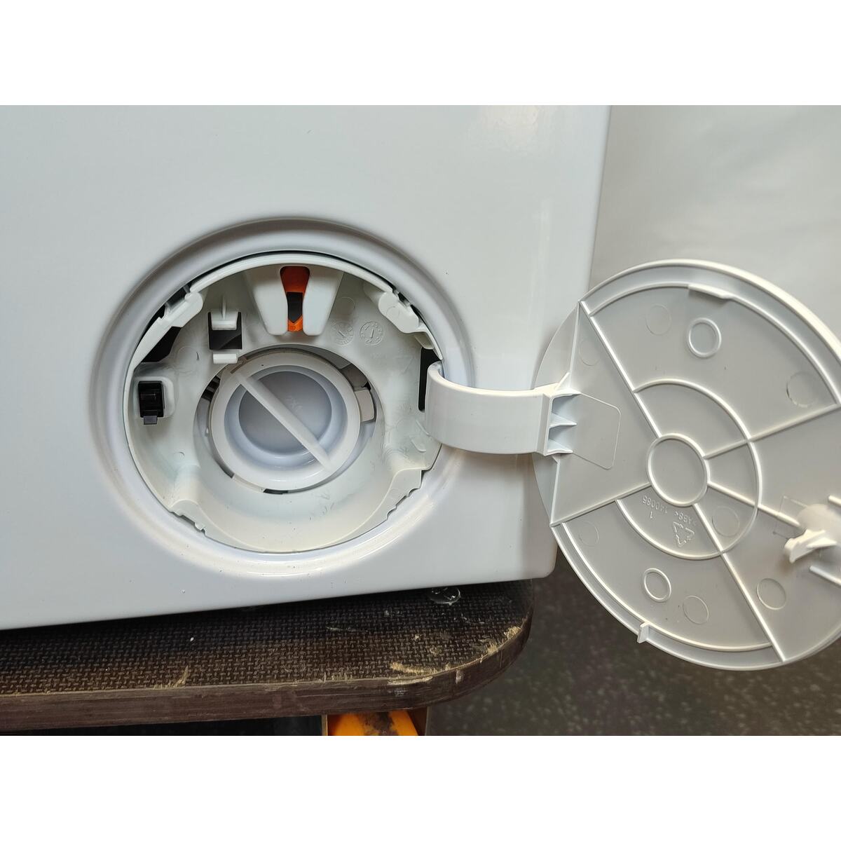 Стиральная машина Beko B3WFR572WW, белый