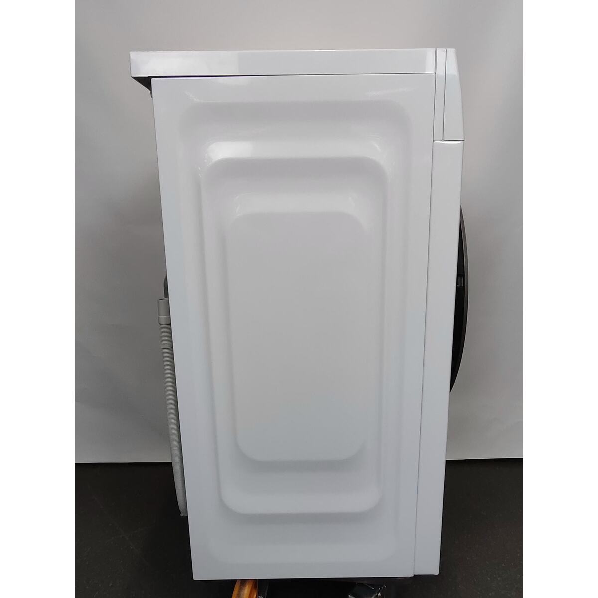 Стиральная машина Beko B3WFR572WW, белый
