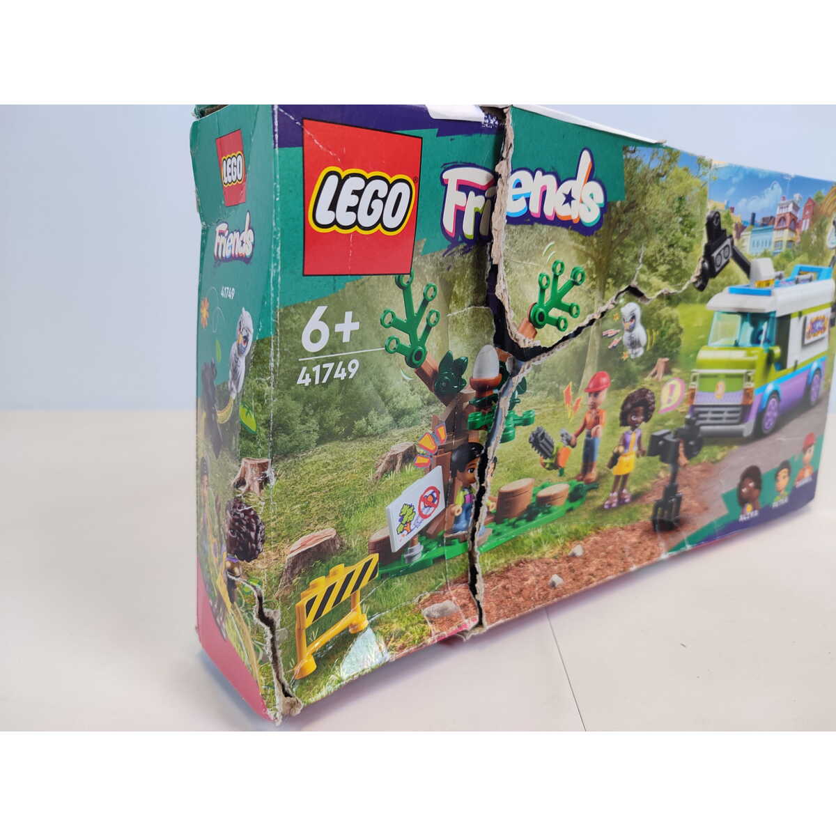Конструктор LEGO Friends Фургон отдела новостей 41749