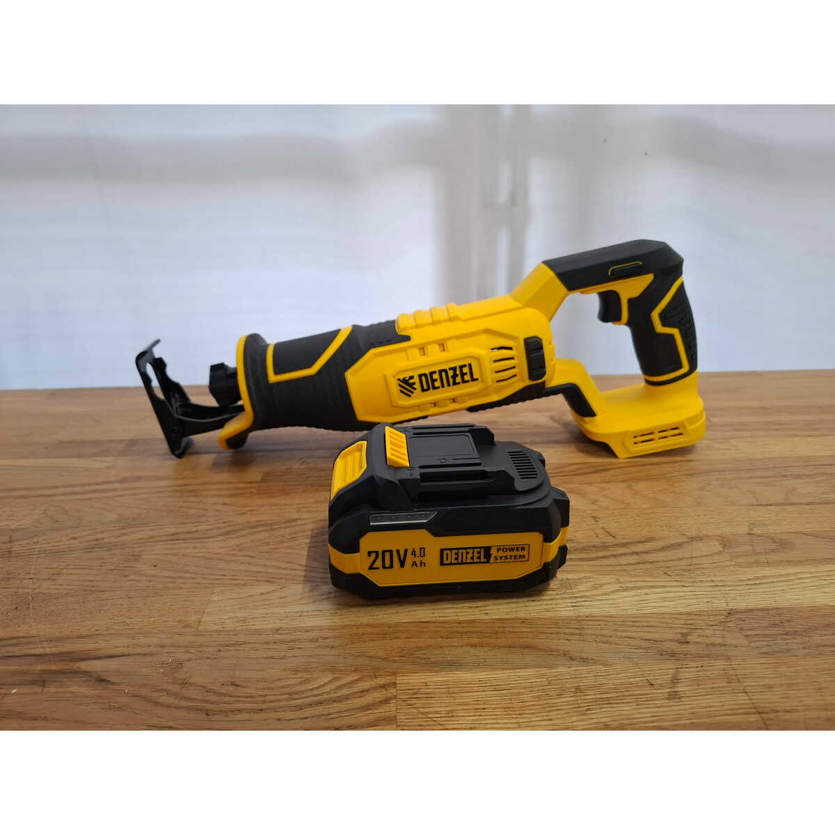 Сабельная пила Denzel RS-180 (Цвет: Yellow/Black)