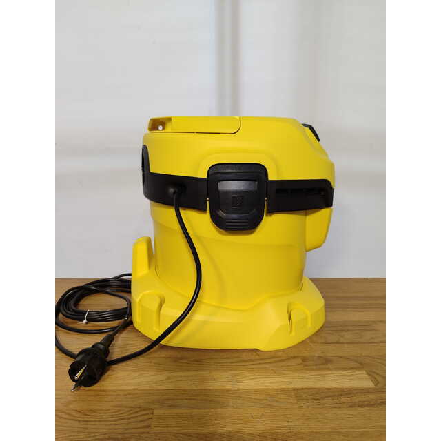 Строительный пылесос Karcher WD 2 Plus V-12 / 4 / 18 (Цвет: Yellow)