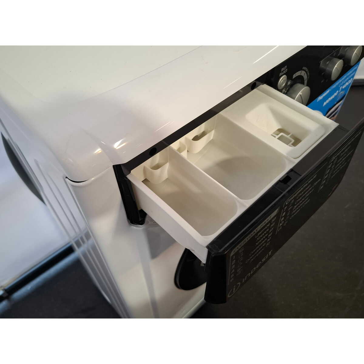 Стиральная машина Indesit EWUD 4105 BK CIS, белый