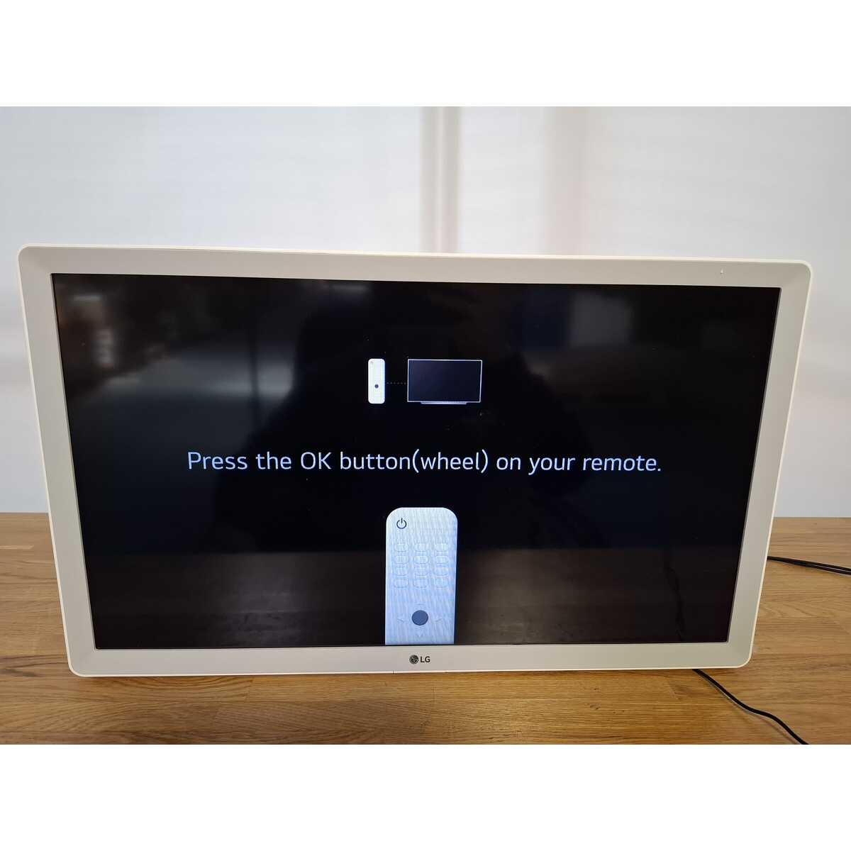Телевизор LG 24" 24TQ510S-WZ.ARUZ, белый